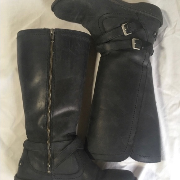 Black leather Ugg boots used- great condition 8 US - Picture 2 of 3